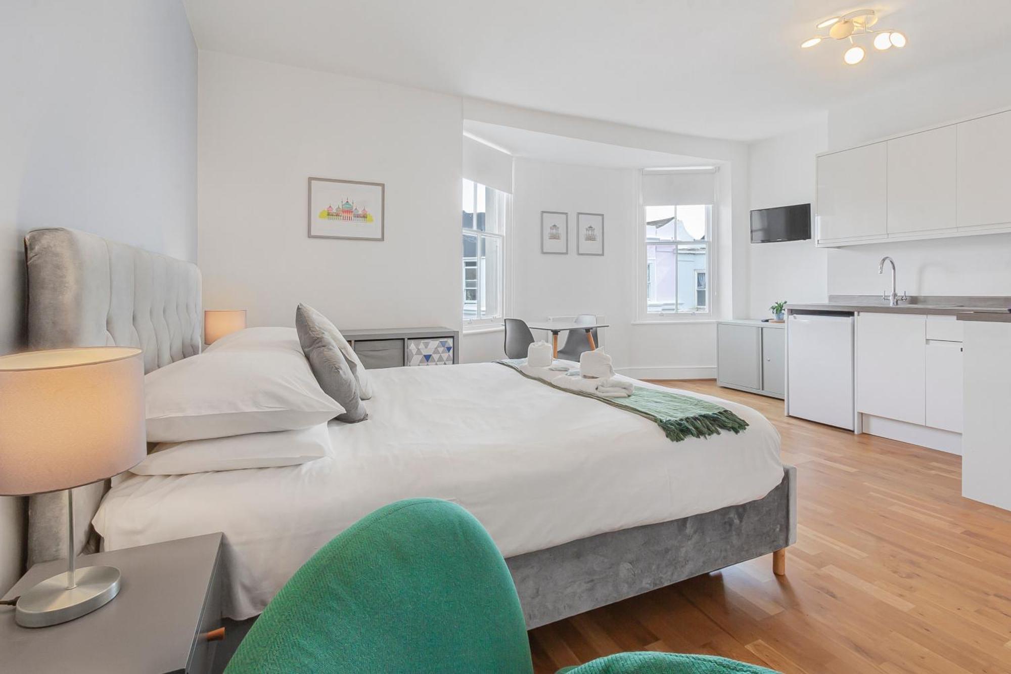 Cosy Studio Flat Moments From The Beach, Kemptown ブライトン エクステリア 写真